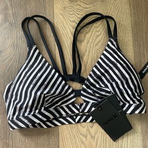 Hurley bikini top. SIZE M